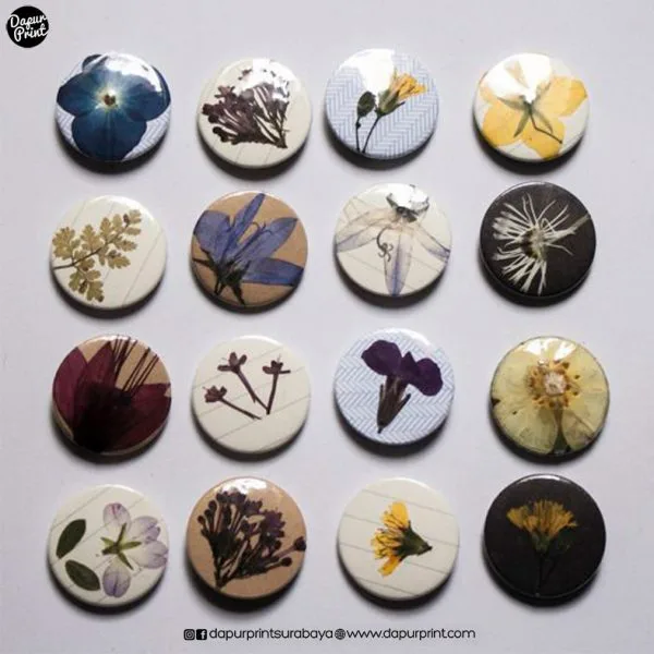 10 Desain Pin Custom Kekinian yang Tetap Hits di 2025 - Dapur Print